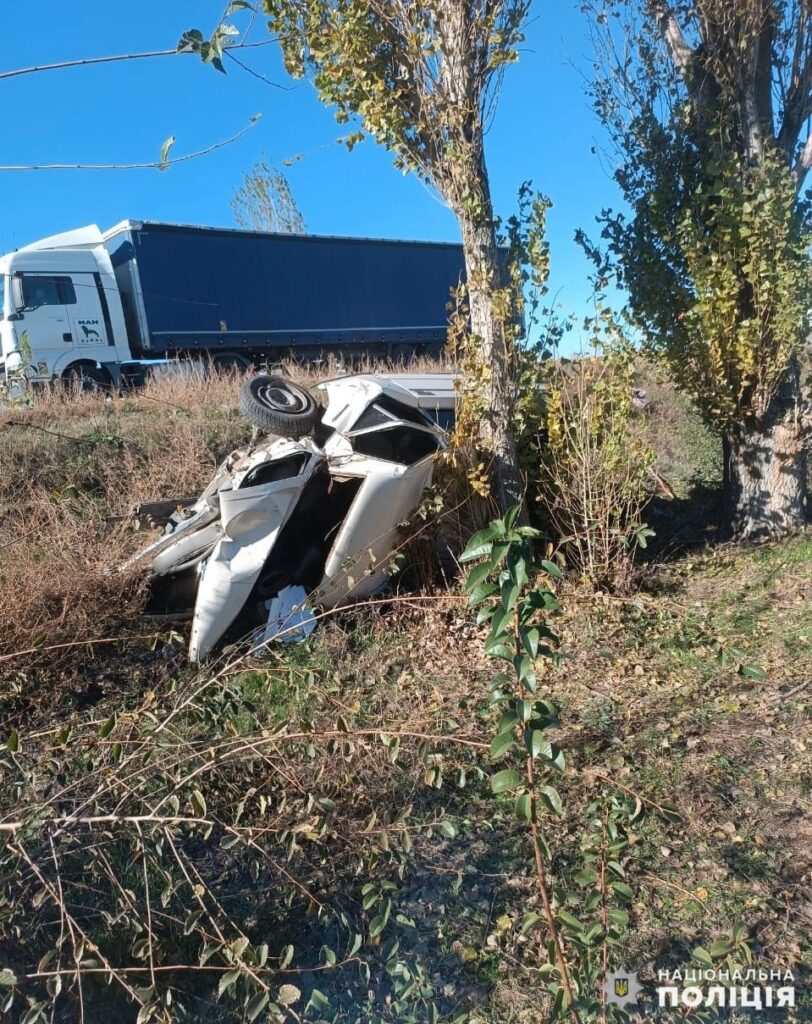 На Миколаївщині в ДТП Вольво з Жигулями постраждали 2 дорослих і 2 дітей (ФОТО) 2