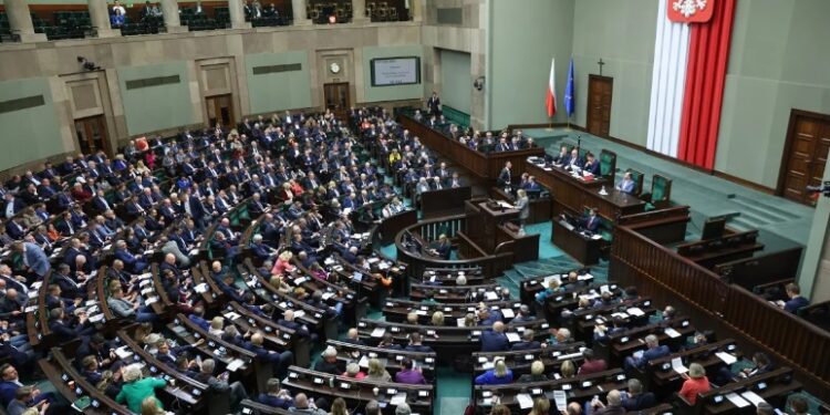 У Польщі зроблять аналіз російського впливу на польсько-українські відносини