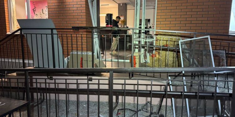 Одеса вночі знову була атакована – постраждав житловий сектор (ФОТО, ВІДЕО)