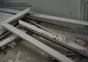 Росія закидала Запоріжжя КАБами, пошкоджена лікарня, є загиблі і поранені (ФОТО, ВІДЕО)