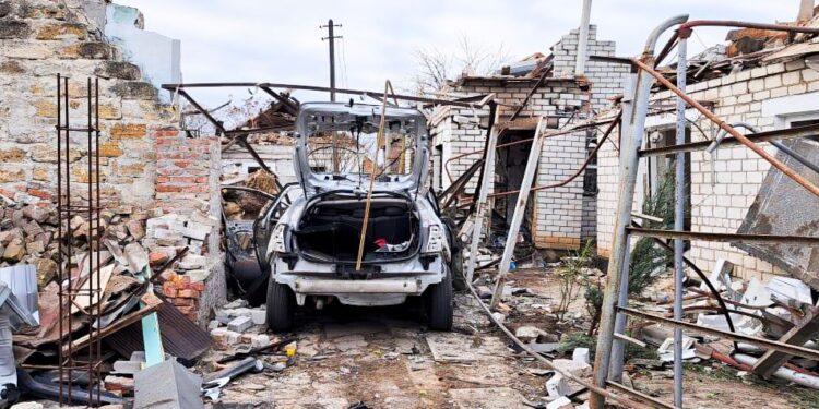 2 загиблих, 7 постраждалих, зокрема, 2 дітей – у Миколаєві поліція фіксує наслідки ворожої атаки (ФОТО)