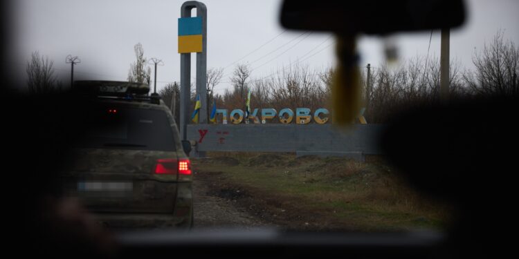 Зеленський відвідав Покровськ та нагородив захисників (ФОТО)