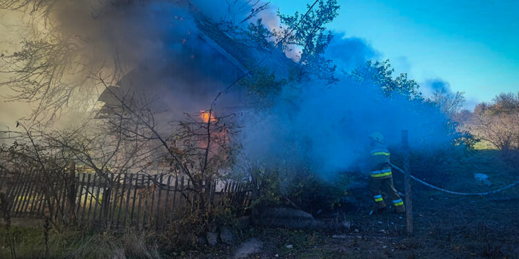 У Миколаївській області на пожежах громадяни врятували двох чоловіків (ФОТО)