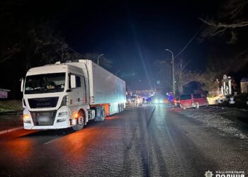 У Миколаєві фура насмерть збила пішохода на пішохідному переході (ФОТО)