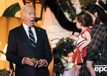 На геловінській вечірці у Білому домі Байден покусав дітей (ФОТО, ВІДЕО)