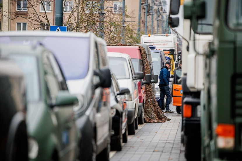 Зі столиці Литви до України відправлено Великий конвой із вантажами допомоги для бойових частин (ФОТО) 8