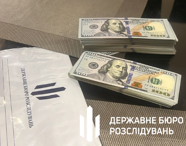 Затримали одеських ТЦКшників, які вимагали з чоловіків гроші на блокпостах. Під час обшуку один з них погрожував вбити працівника ДБР (ФОТО) 8