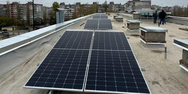 У Миколаєві пологовий будинок обладнали сонячною станцією (ФОТО)