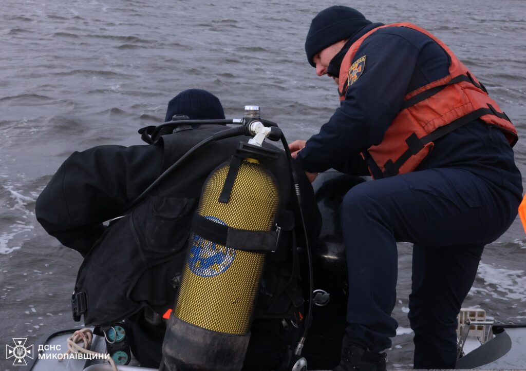 На Миколаївщині ДСНС обстежила майже 2,2 тис.га водної акваторії та виявила і знищила 250 вибухових предметів (ФОТО) 8