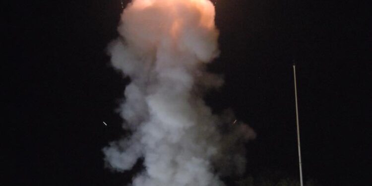 Індія заявила про успішне випробування гіперзвукової ракети великої дальності (ФОТО)