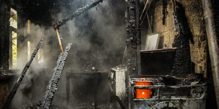 У Миколаєві ранкова пожежа забрала життя жінки (ФОТО)
