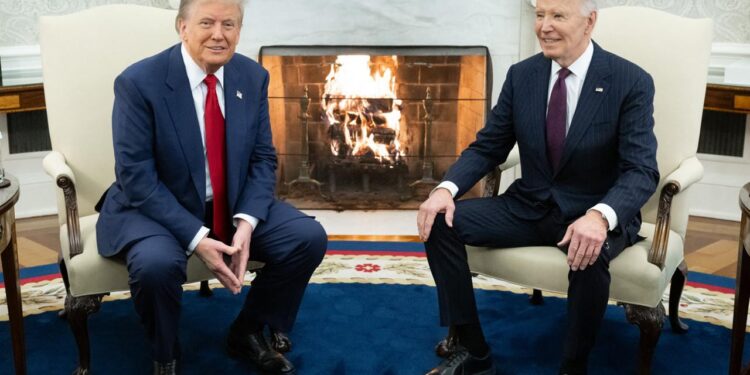 Байден і Трамп зустрілися у Білому домі. Як це було (ФОТО)