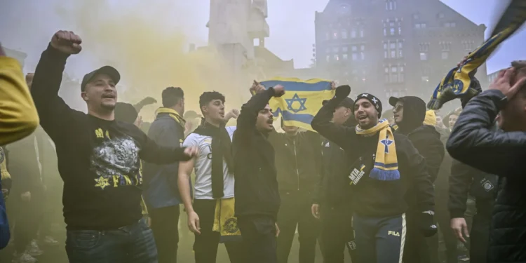 Прем’єр Нідерландів засудив напад на ізраїльських вболівальників, а лідер ультраправих закликав депортувати винних (ФОТО)