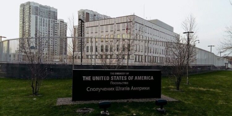 Посольство США в Україні попередило про можливий масований обстріл сьогодні