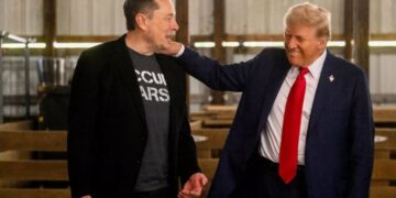 Не Ілон, а “Ілонія” – в мережі глузують з Маска- “першої леді Трампа” (ФОТО)