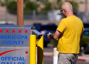 США перед виборами. Підпал скриньок і бюлетнів – вандалізм чи “напад на демократію”?