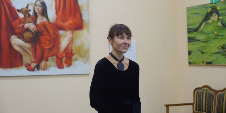 «Почути, щоб почати» – у Миколаєві відкрилась персональна виставка херсонської художниці Яни Голуб’ятникової (ФОТО)