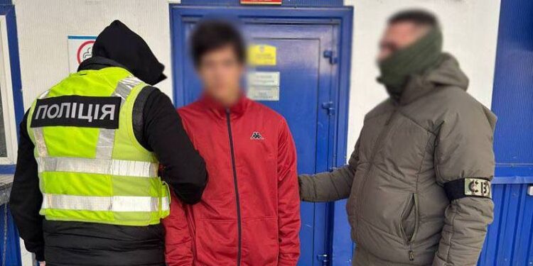 17-річний мешканець Одещини влаштував теракт у Києві. А до цього підпалив відділення Укрпошти у Миколаєві та Одесі (ФОТО)