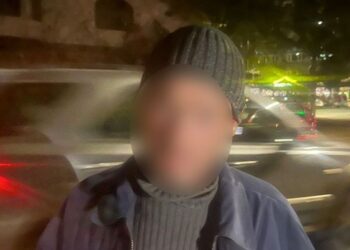 У Миколаєві патрульні затримали чоловіка за адмінпорушення. А він в розшуку – за кримінал