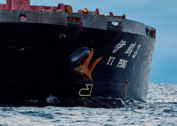 Китайське судно, яке пошкодило телекомунікаційні кабелі в Балтійському морі, отримувало інструкції від російської розвідки – The Wall Street Journal