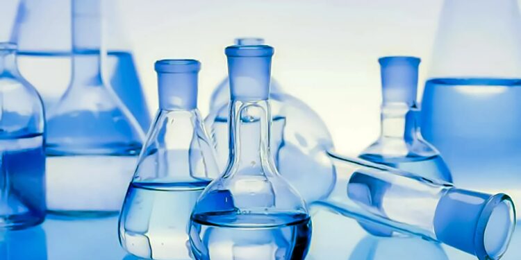 Лиманська вода поблизу Намиву у Миколаєві порожевіла – Держекоінспекція буде розбиратись, чого б це