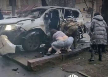 У Донецьку підірвали авто нібито з начальником колонії в Оленівці (ВІДЕО)