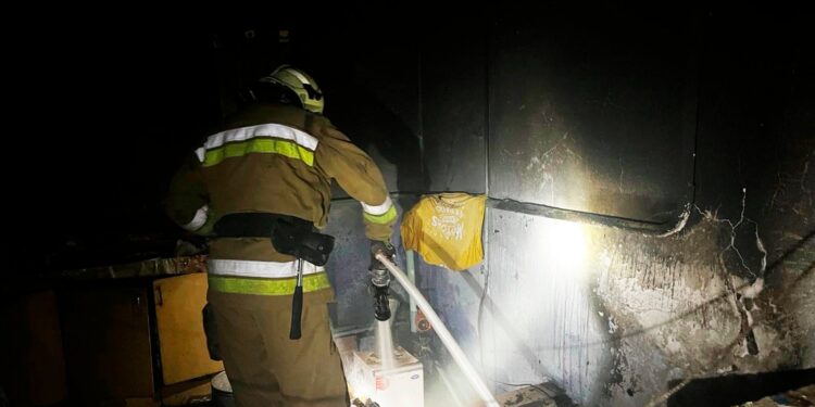 На Миколаївщині минулої доби горіли будинок, госпспоруди та автівка, а у Миколаєві на пожежі діти змогли врятуватись самі