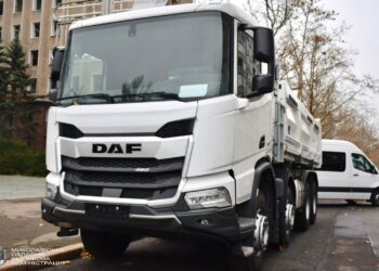 Дві громади Миколаївщини отримали від Нижньої Саксонії сучасні самоскиди (ФОТО)