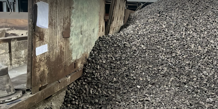 БЕБ викрило 2 феросплавних заводи Коломойського в ухиленні від сплати майже 1,2 млрд грн податків під час експорту – там обшуки (ФОТО)