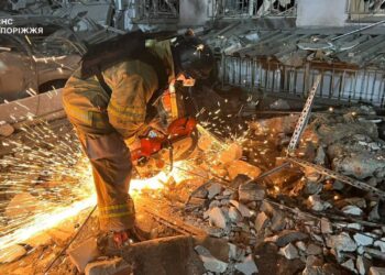 Наслідки вчорашнього російського удару по Запоріжжю: кількість загиблих зросла до 6, кількість постраждалих – до 22