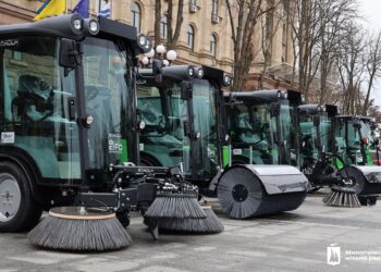 Миколаїв отримав данські підмітально-прибиральні машини (ФОТО)