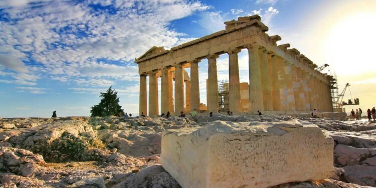 У Греції значно підвищать податки для туристів