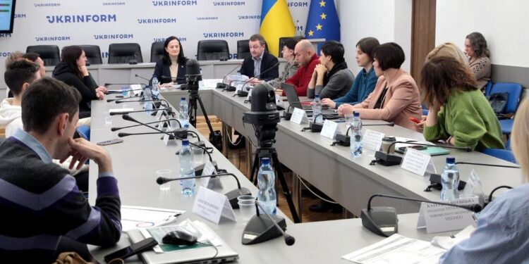 Українці стали більше читати – результати дослідження