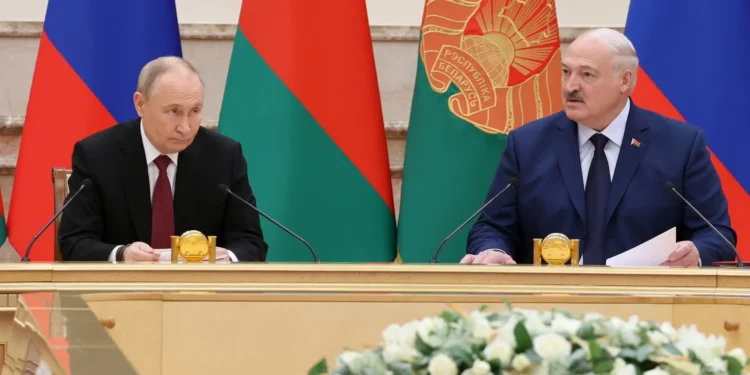 Путін гастролює з казками про “орєшнік” – пообіцяв розмістити ракети в Білорусі (ВІДЕО)