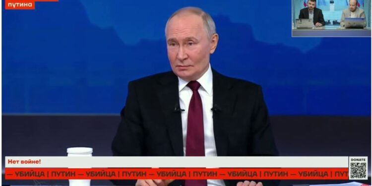 Диктатор нервувався, багато кашляв і брехав. Головне з “прямої лінії” Путіна