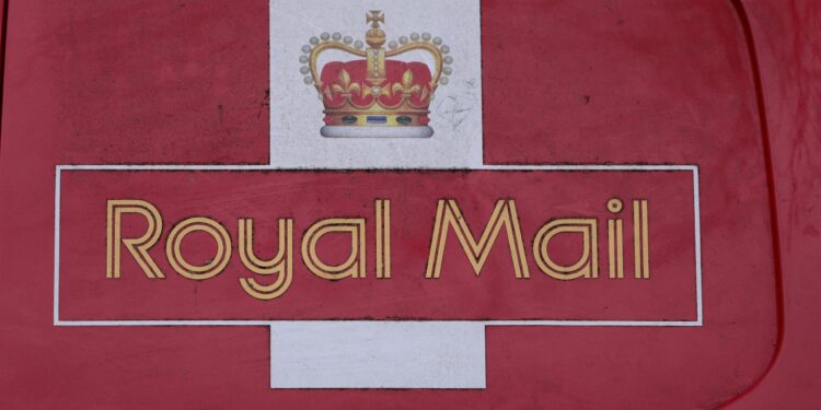 Чеський мільярдер купить британську поштову компанію Royal Mail