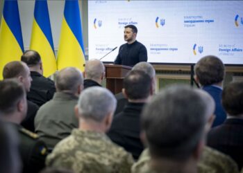Зеленський поставив завдання дипломатам – 25-й рік став для України роком миру (ФОТО, ВІДЕО)