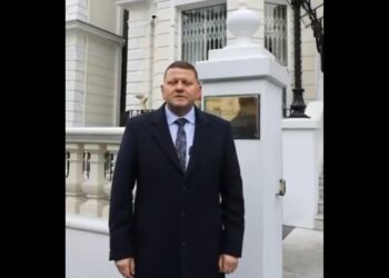 Посол, письменник, екскурсовод, – Залужний показав дипломатичні місця у Лондоні (ВІДЕО)