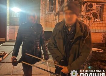 У мережі розлетілося відео з жебраками у військовій формі. Ким вони виявилися насправді (ВІДЕО)