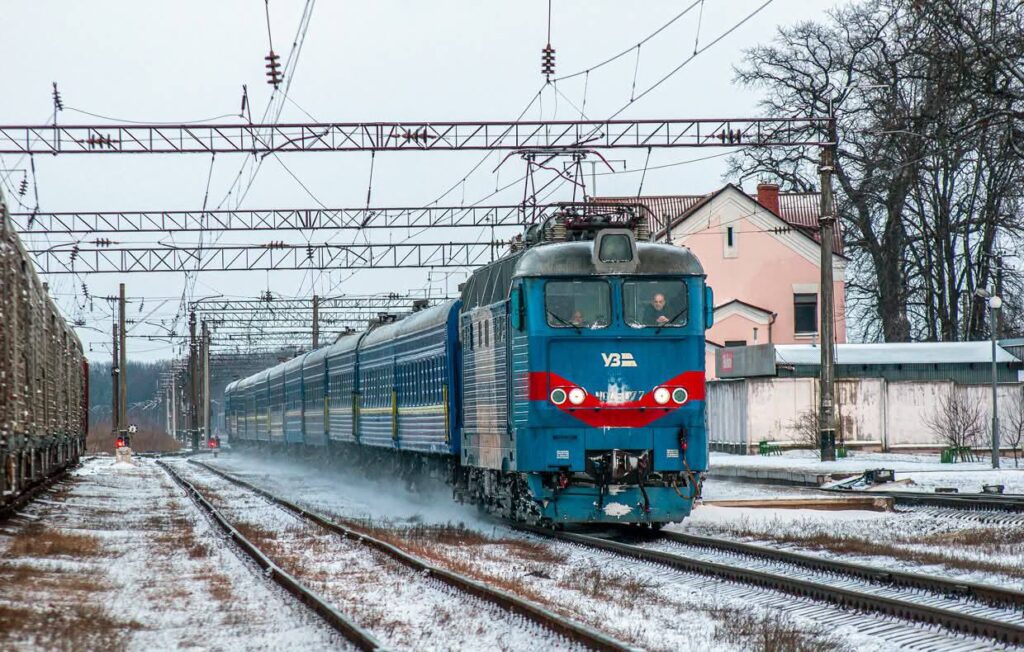 Укрзалізниця додала 52 вагони до поїздів по всі країні, зокрема і на поїзд Миколаїв-Київ 1