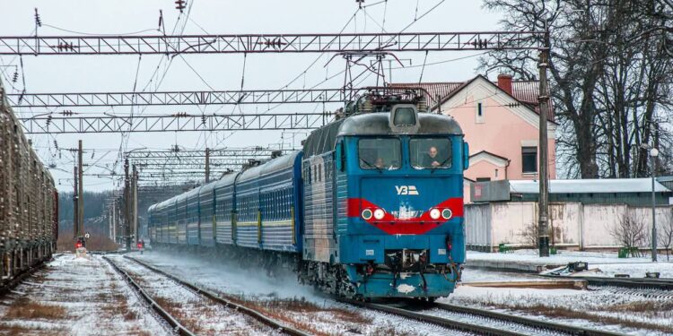 Укрзалізниця додала 52 вагони до поїздів по всі країні, зокрема і на поїзд Миколаїв-Київ