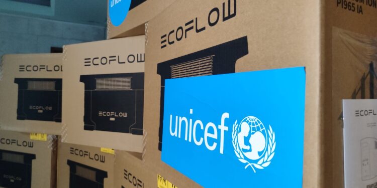 Соцпрацівники Миколаївщини отримали від ЮНІСЕФ 50 зарядних станцій (ФОТО)