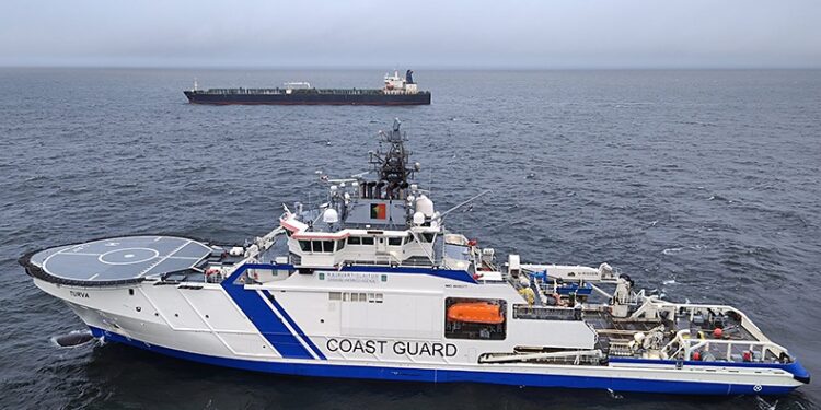 Російський танкер, який підозрюють у пошкоджені електрокабелю між Фінляндією та Естонією, був начинений шпигунським обладнанням – Lloyd’s List