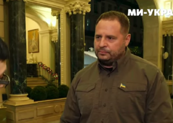 Зеленський заходив у Нотр-Дам під оплески, – Єрмак (ВІДЕО)