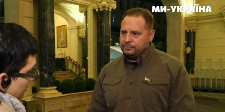 Зеленський заходив у Нотр-Дам під оплески, – Єрмак (ВІДЕО)