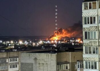 Вночі дрони атакували нафтобазу в Орлі. Горить (ВІДЕО)