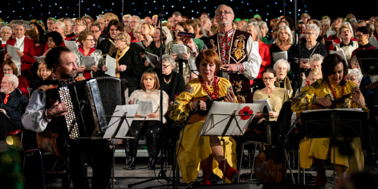 Миколаївський ансамбль «Узори» виступив на різдвяному концерті в нідерландській Гаазі (ФОТО)