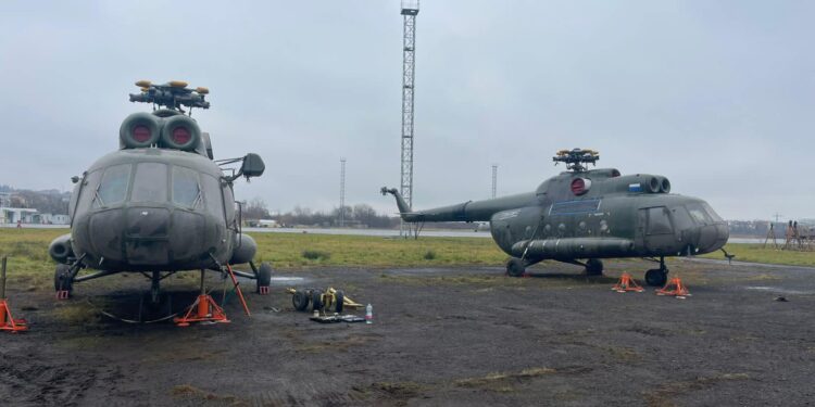 Україна отримала від Польщі три гелікоптери (ФОТО)