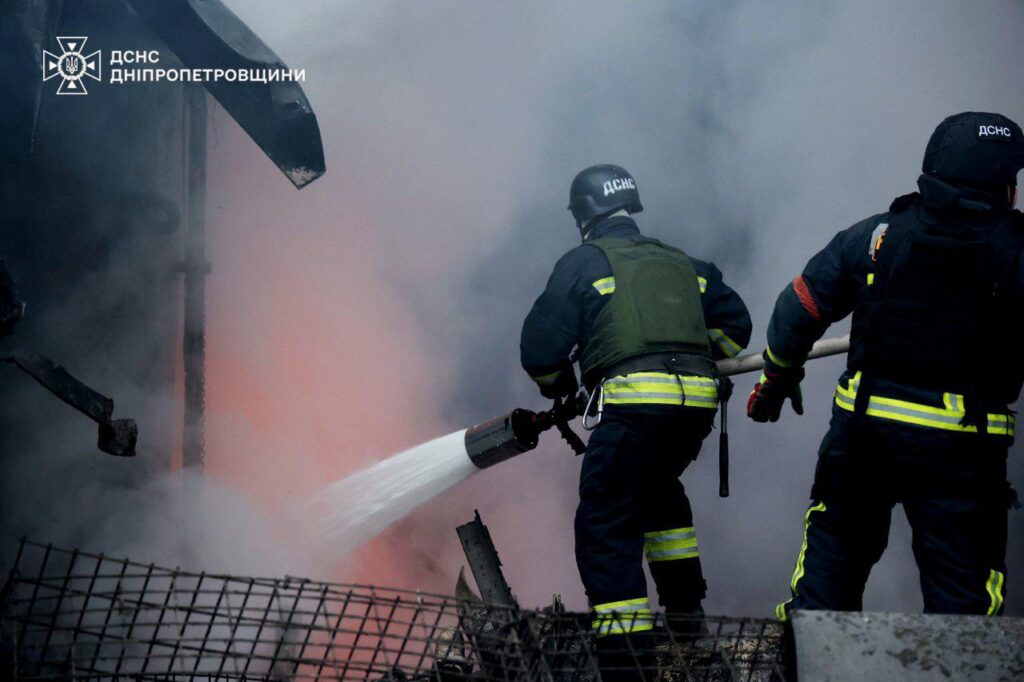 Різдвяного ранку росіяни атакували Україну понад 70 ракетами та понад 100 дронами – Зеленський (ФОТО) 6