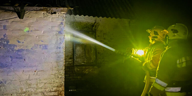 На Миколаївщині за добу загасили 6 пожеж, з яких дві – у Миколаєві (ФОТО)